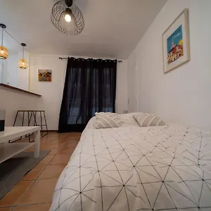 Appartement Climatise Tout Equipe 4 Couchages A 6 Minutes De La Gare St Charles, Marseille